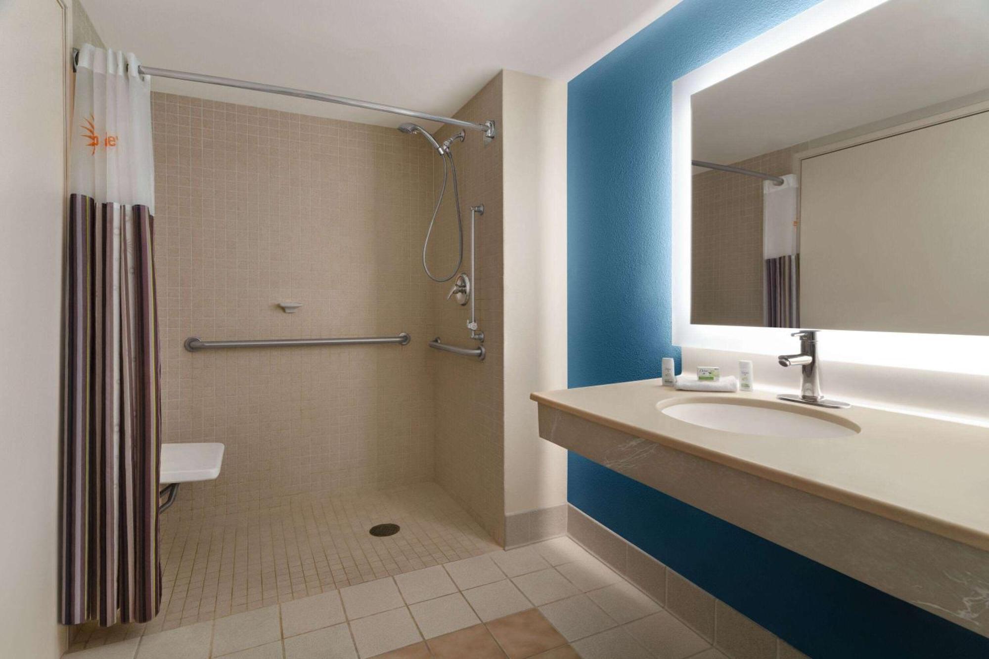 La Quinta By Wyndham Madison American Center Dış mekan fotoğraf