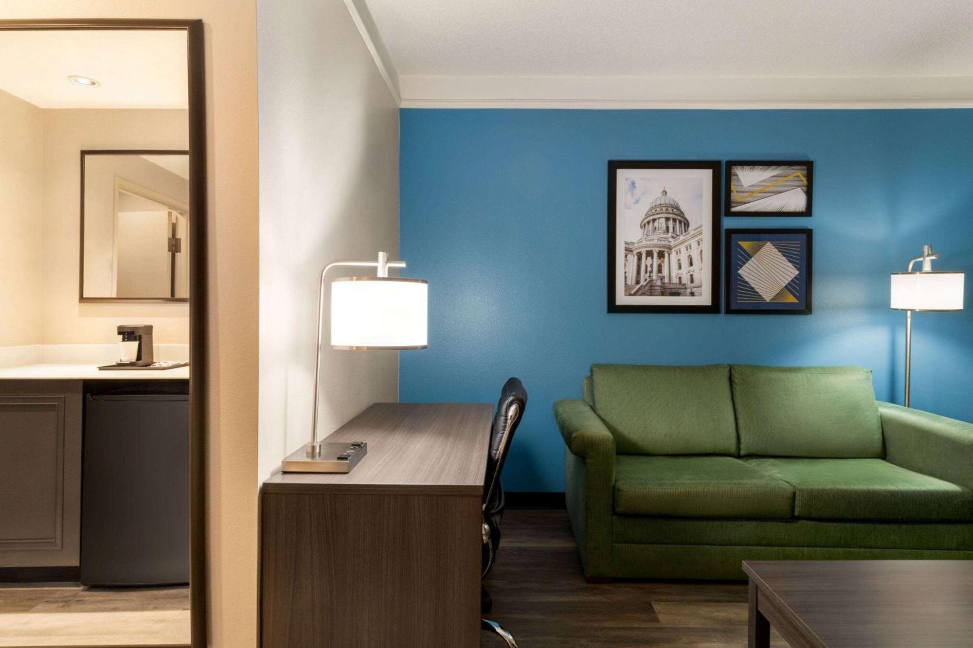 La Quinta By Wyndham Madison American Center Dış mekan fotoğraf