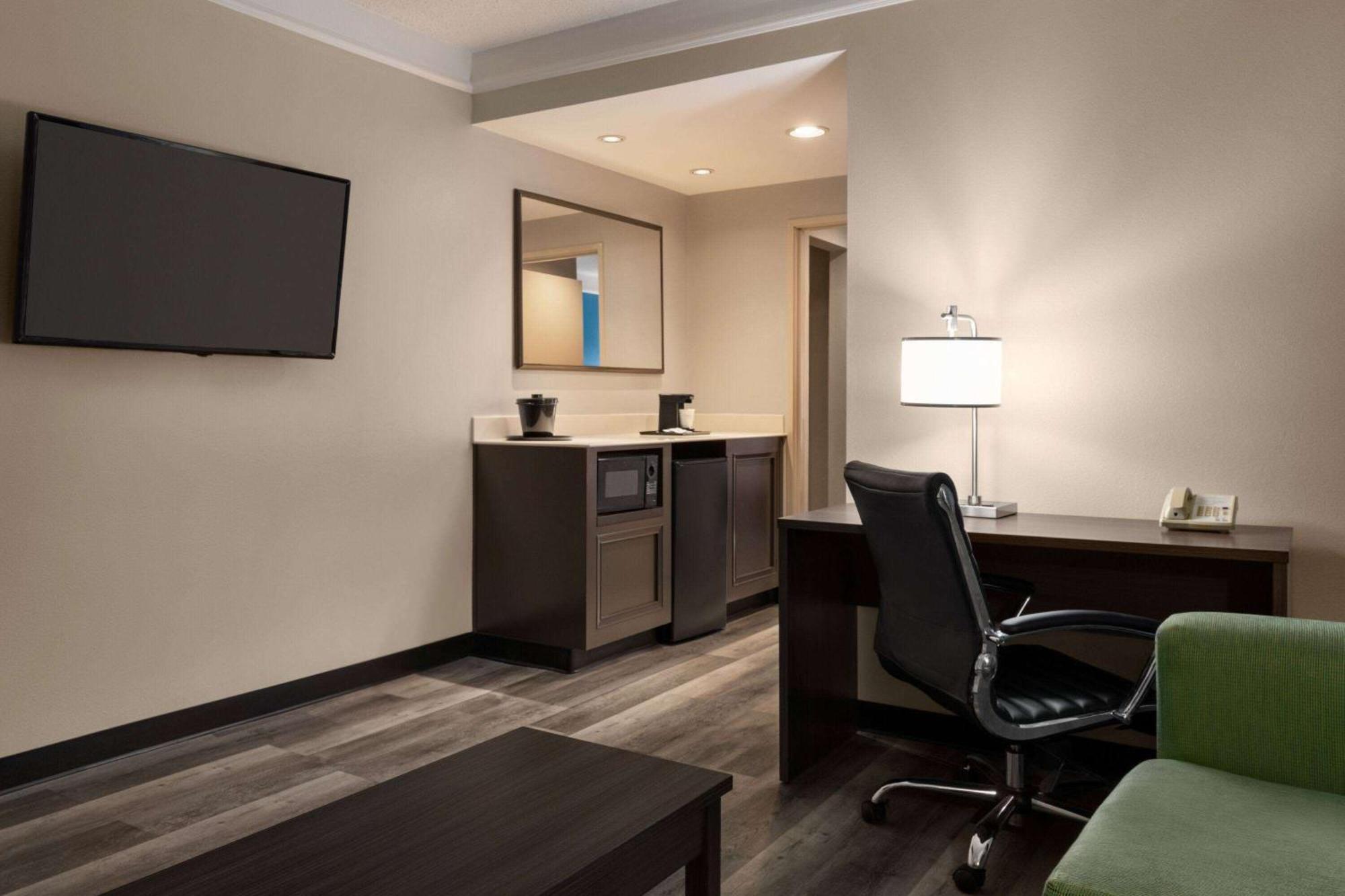 La Quinta By Wyndham Madison American Center Dış mekan fotoğraf