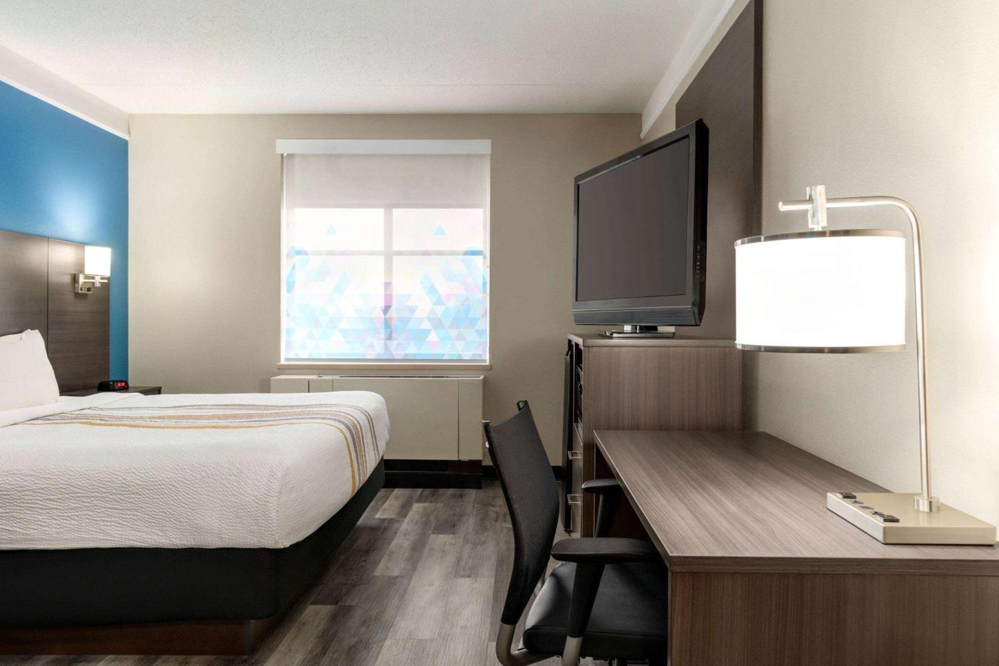 La Quinta By Wyndham Madison American Center Dış mekan fotoğraf